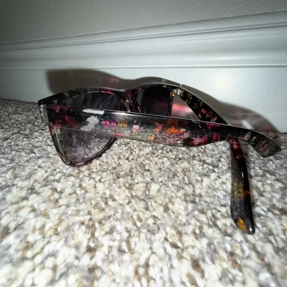 Black sunglasses with floral frames black lenses - Picture 2 of 5
